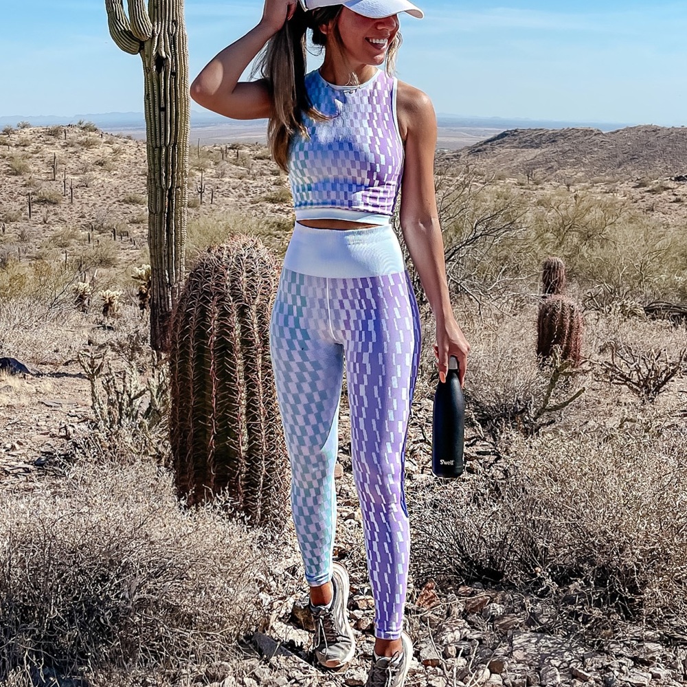 Fabletics Workout Set Like New - image 1